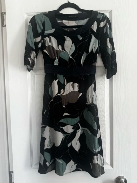 BCBGMaxAzria Dresses & Skirts - BCBGMaxAzria Y2K Floral Abstract Babydoll Short Sleeve Midi Dress Size XS